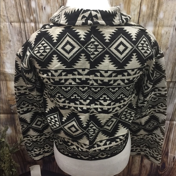 Flashback Aztec Cropped Jacket -Cream - Picture 4 of 5